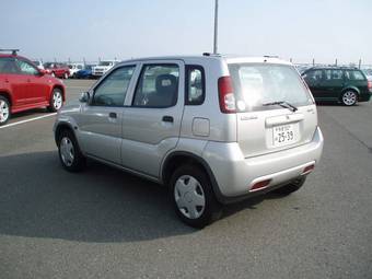 2002 Suzuki Swift Photos