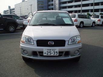 2002 Suzuki Swift Pictures