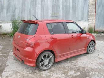 2002 Suzuki Swift Photos