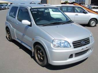 2003 Suzuki Swift Photos