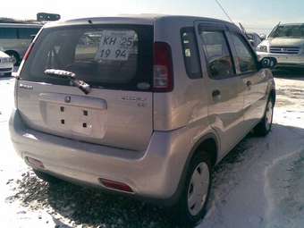 2003 Suzuki Swift Photos