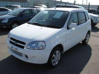 2003 Suzuki Swift Pictures