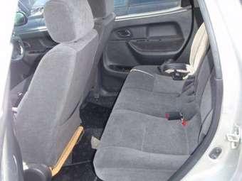 2003 Suzuki Swift Photos