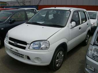 2003 Suzuki Swift Images