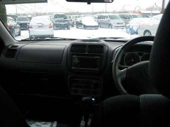 2003 Suzuki Swift Pictures