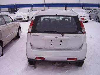 2003 Suzuki Swift Images