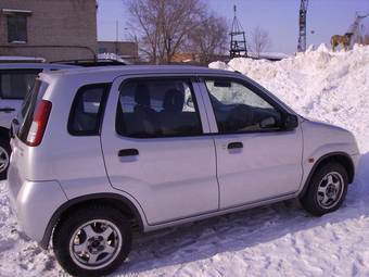 2003 Suzuki Swift Images