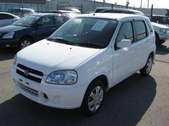 2003 Suzuki Swift Pictures