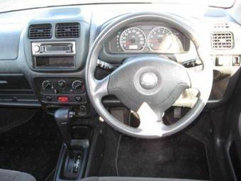 2003 Suzuki Swift Photos