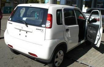 2003 Suzuki Swift Photos