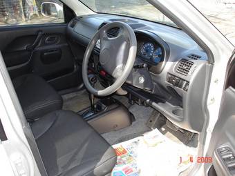 2003 Suzuki Swift Pics