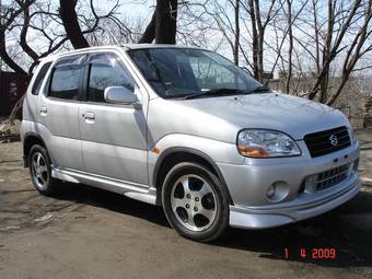 2003 Suzuki Swift Photos