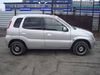 2003 Suzuki Swift Pictures