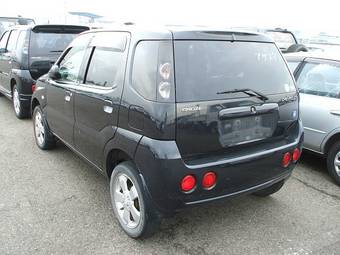 2003 Suzuki Swift Photos