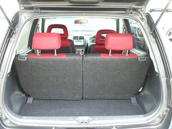 2003 Suzuki Swift Pictures