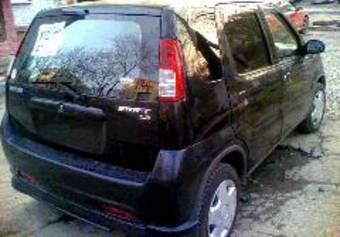 2003 Suzuki Swift Images