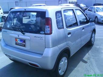 2003 Suzuki Swift Photos