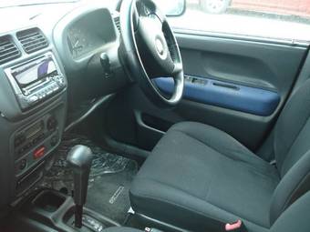 2003 Suzuki Swift Pictures