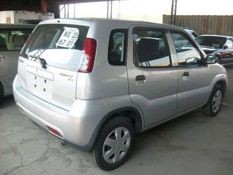 2003 Suzuki Swift Pics