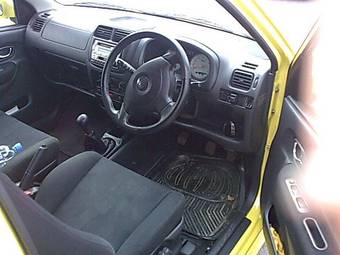 2003 Suzuki Swift Pictures