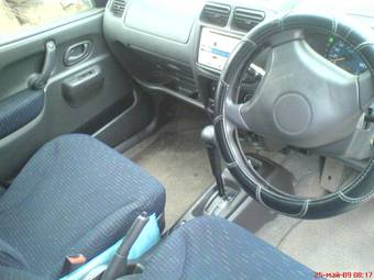 2003 Suzuki Swift Pictures