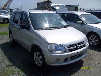 2003 Suzuki Swift Photos