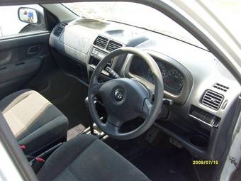 2003 Suzuki Swift Pictures