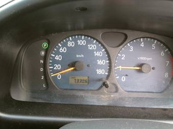 2003 Suzuki Swift Pictures