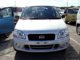 2003 Suzuki Swift Pictures