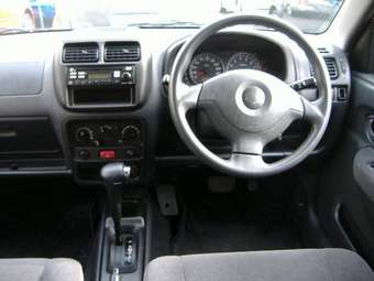 2004 Suzuki Swift Pictures