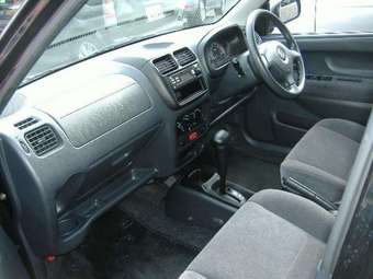 2004 Suzuki Swift Photos