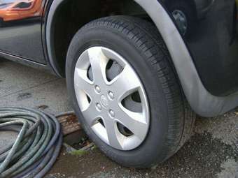 2004 Suzuki Swift Pictures