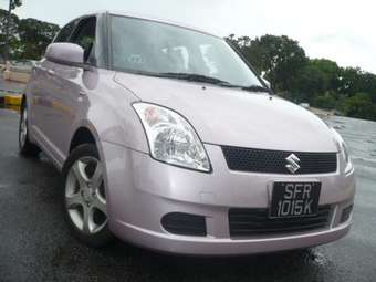 2004 Suzuki Swift Photos