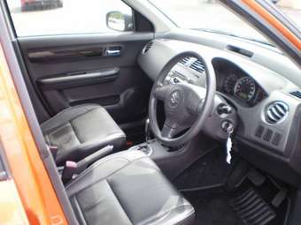 2004 Suzuki Swift Pictures