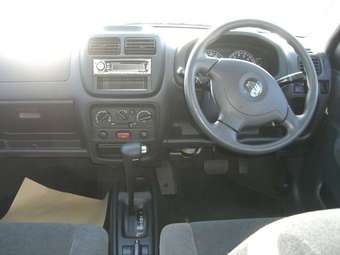 2004 Suzuki Swift Pictures
