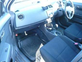 2004 Suzuki Swift Pictures