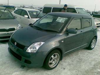 2004 Suzuki Swift Photos