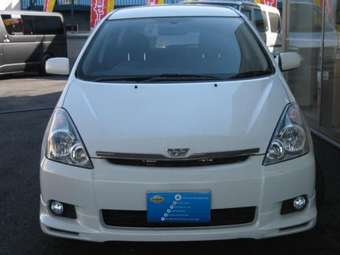 2004 Suzuki Swift Photos