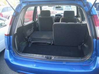 2004 Suzuki Swift Pics