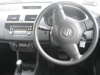 2004 Suzuki Swift Pictures