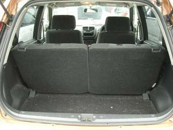 2004 Suzuki Swift Pics