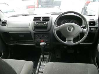 2004 Suzuki Swift Pictures