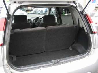 2004 Suzuki Swift Pictures