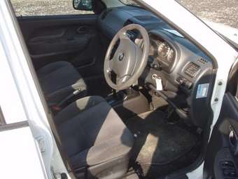 2004 Suzuki Swift Pictures