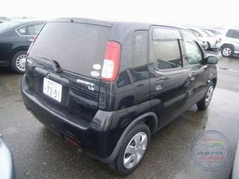 2004 Suzuki Swift Pictures