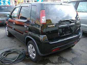 2004 Suzuki Swift Photos
