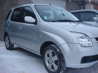 2004 Suzuki Swift Pictures