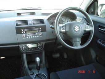 2004 Suzuki Swift Photos