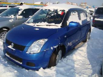 2004 Suzuki Swift Pictures