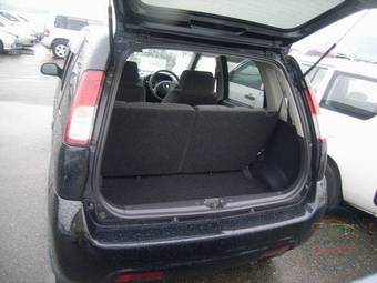 2004 Suzuki Swift Pictures